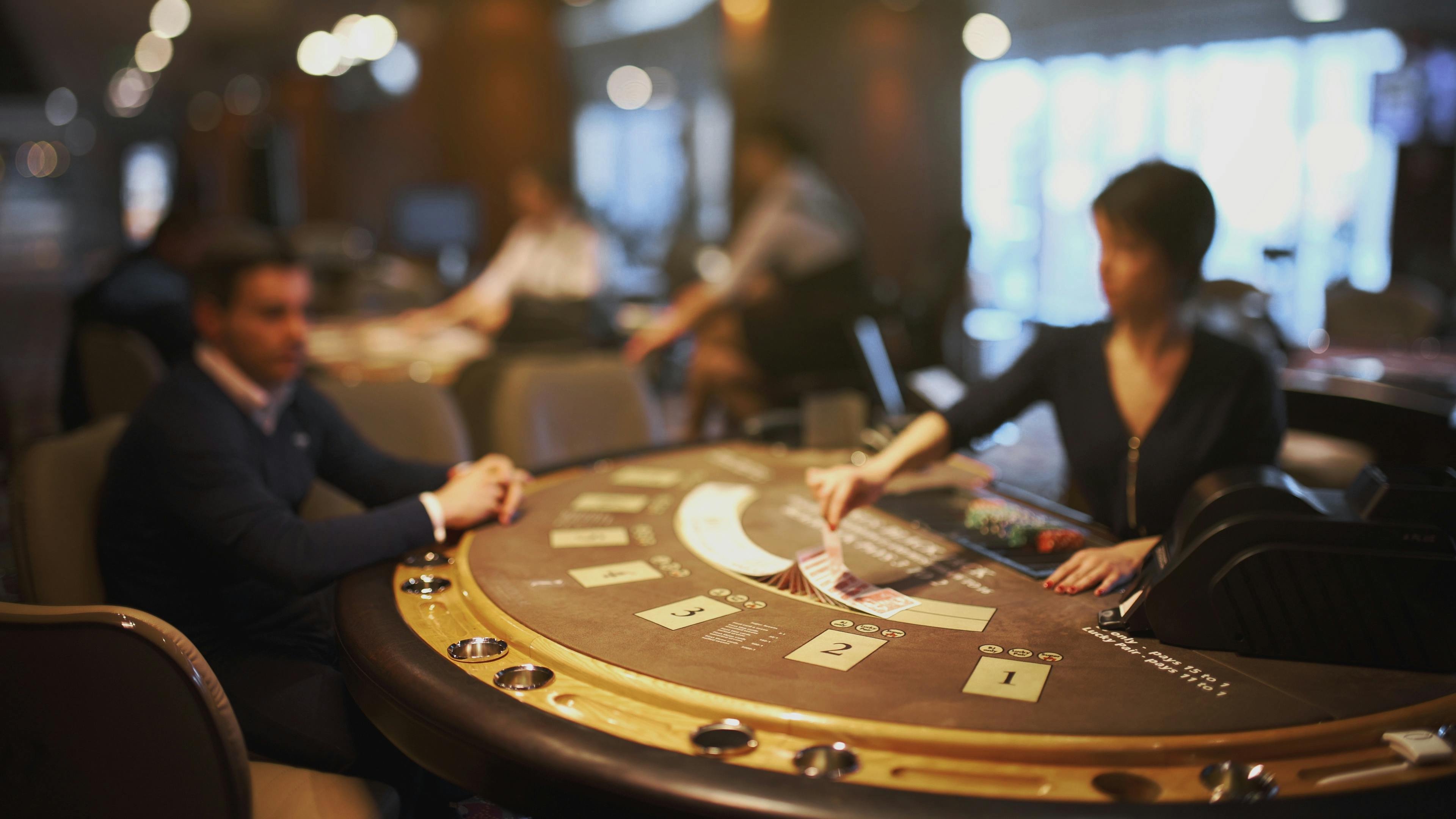 မြန်မာ Live Casino — Real Dealer Baccarat Dragon Tiger Online